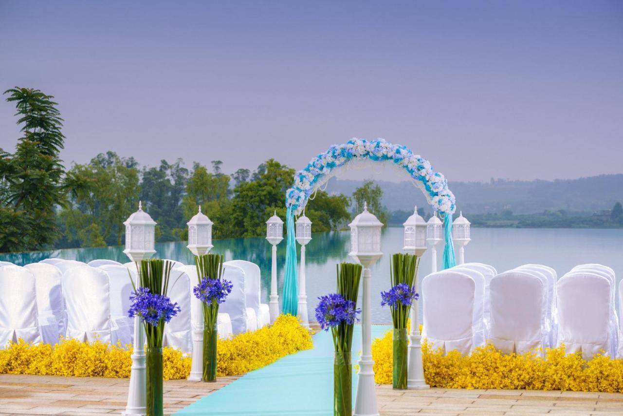 InterContinental Heilong Lake, an IHG Hotel Meishan  Buitenkant foto