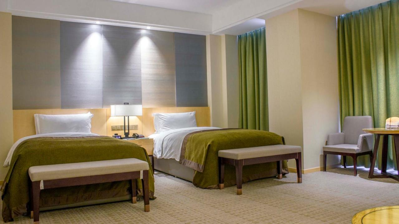 InterContinental Heilong Lake, an IHG Hotel Meishan  Buitenkant foto